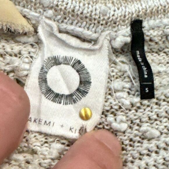 Akemi and Kin blouse size small - Picture 2 of 7